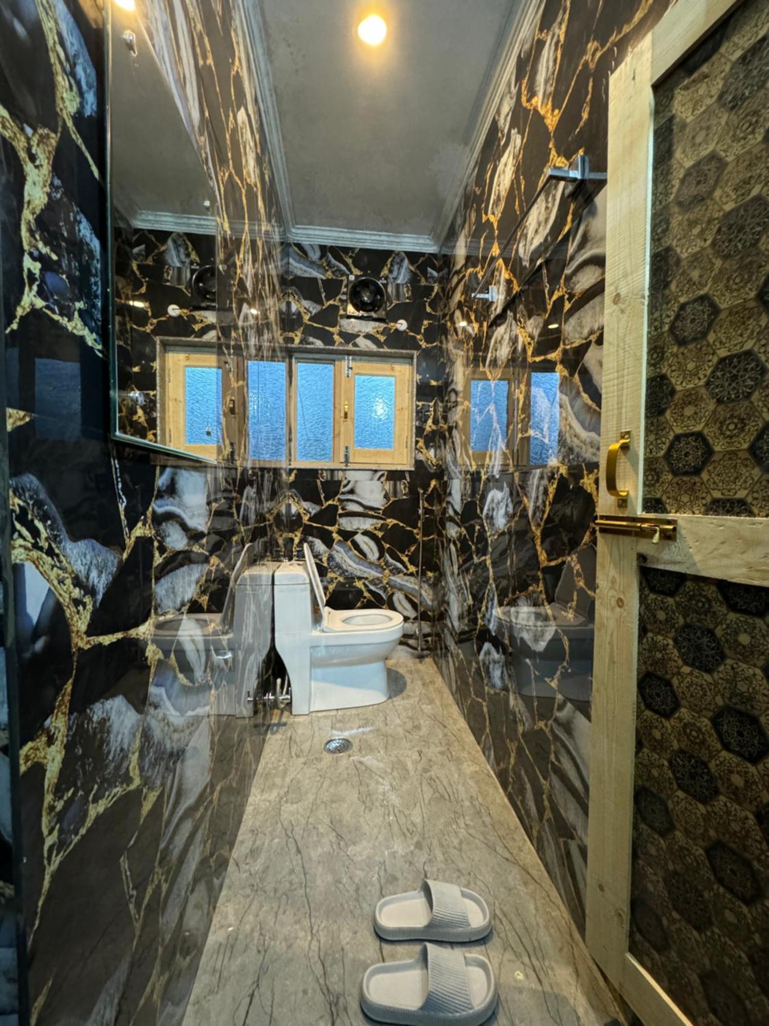 John'S Homestay Srinagar  Bagian luar foto