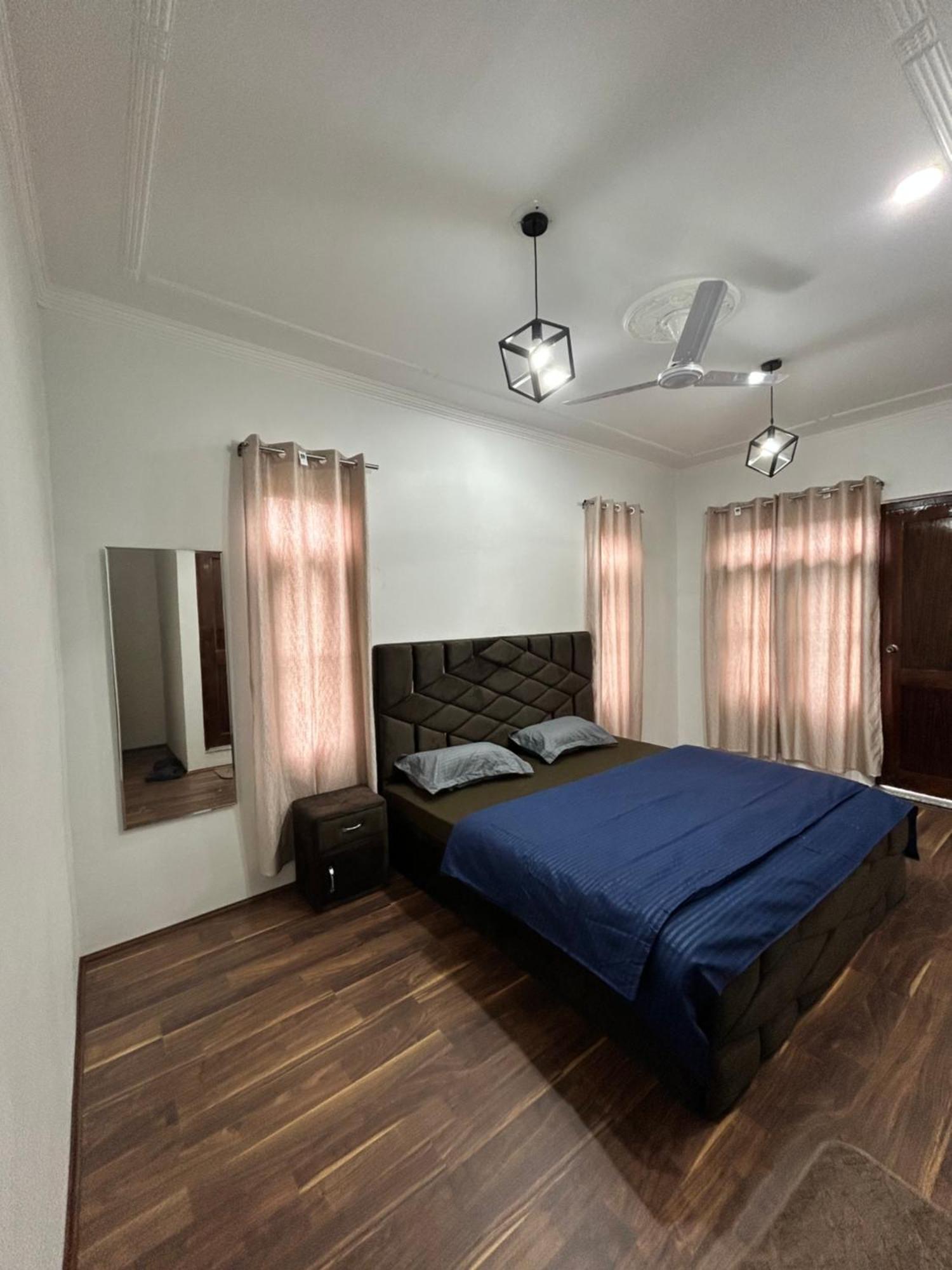 John'S Homestay Srinagar  Bagian luar foto